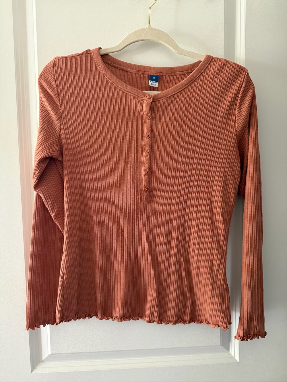 OLD NAVY | Rust Ribbed Henley Long Sleeve Top w/ Lettuce Hem - Size M